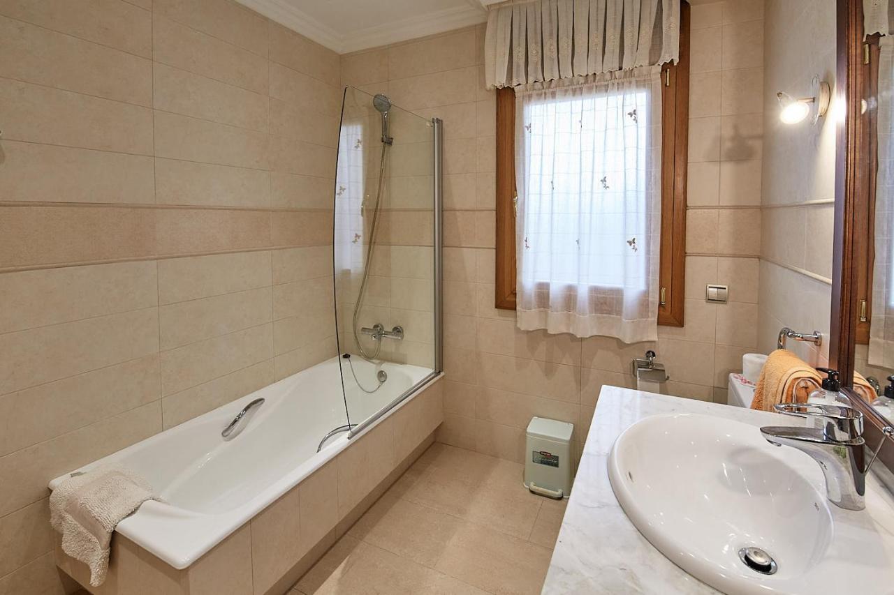 Alojamiento Extrahotelero Casa Ernestina Castillo  Bagian luar foto