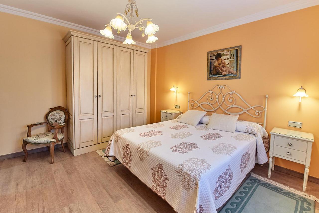 Alojamiento Extrahotelero Casa Ernestina Castillo  Bagian luar foto